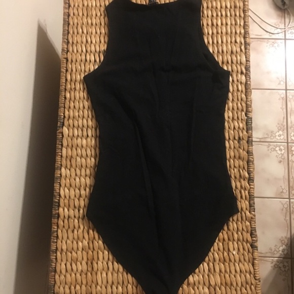 3️⃣for2️⃣5️⃣Forever21 Sleeveless Bodysuit w Zipper - Picture 3 of 6